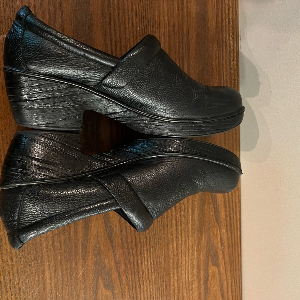 BOC Born Black Nadiya Leather Slip On Wedge Closed Professional Clogs - Size 9 - Picture 5 of 7